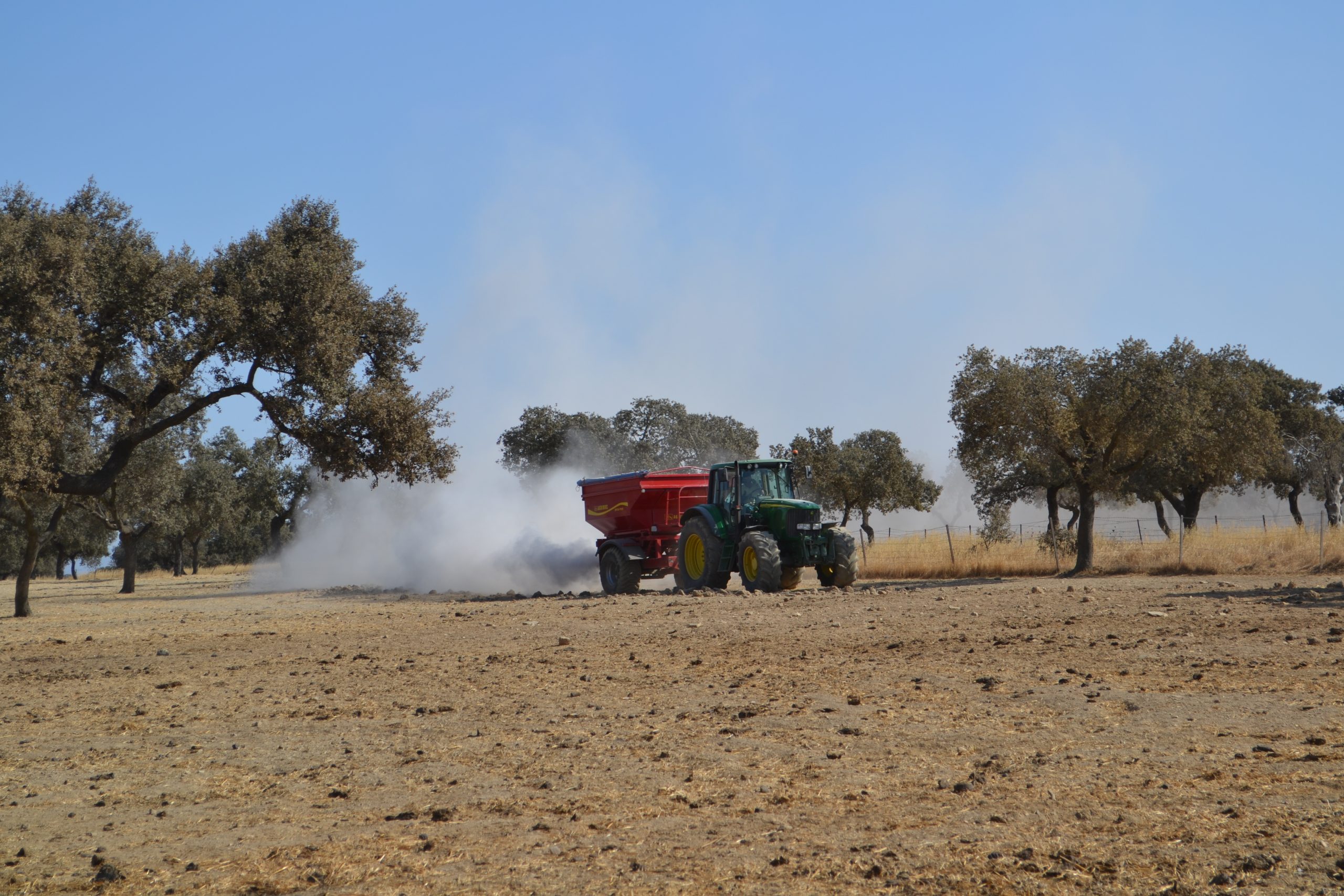 Tractor para control de la seca